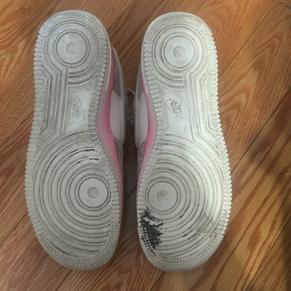 Women’s Air Force 1 ‘07 LV8 - Picture 5 of 5